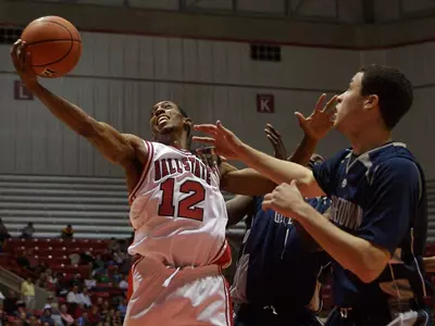 No. 5 Georgetown Slips Past Men's Basketball 57-48