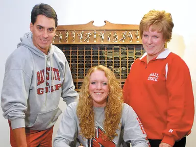 Women's Golf Inks Two Recruits