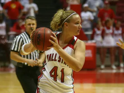 Women's Basketball Falls 61-58 to Western Kentucky