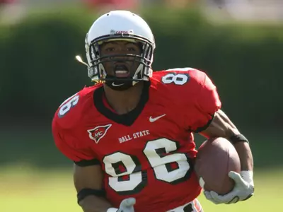White Defeats Cardinal In Football's Spring Game