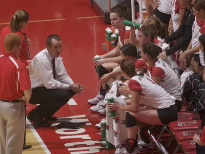 Siena Rallies Past Volleyball