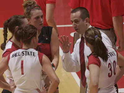 Central Michigan Tops Volleyball In MAC Opener