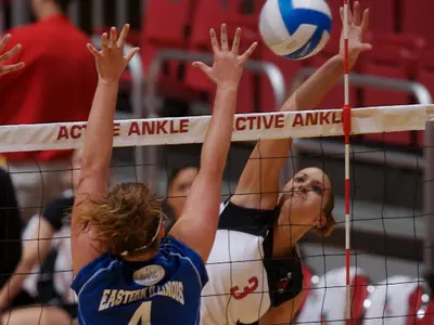 Western Michigan Clips Volleyball In Four