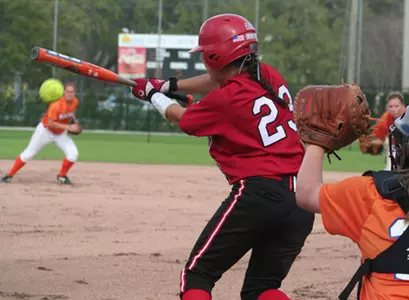 Softball Defeats Miami, 4-3, Sunday