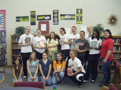 Women?s Basketball Visits Hartford City Middle School