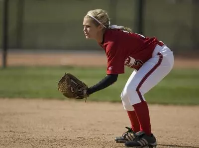 Softball Sweeps Eastern Michigan