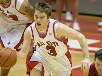 Men's Basketball Hosts St. Joseph's Saturday