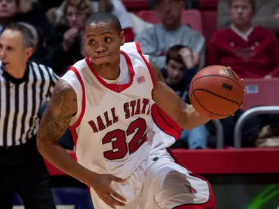 Newell Signs Professional Contract With Italian Team