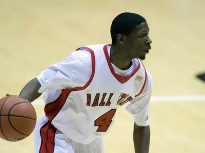 Rally Falls Short For Men?s Basketball at Northern Illinois