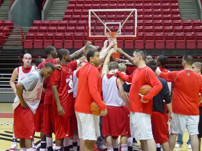 Men's Basketball Begins Practice For 2009-10 Season