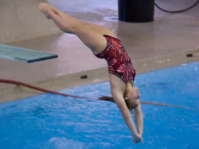 Women?s Swimming & Diving Tops Bowling Green 153-141