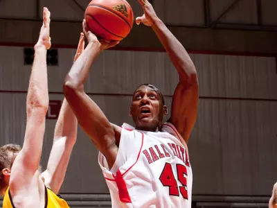 Six In Doubles Figures Leads MBB To Victory Over Valpo