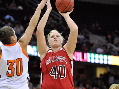 Women's Hoops Hosts In-State Rival Valparaiso Tuesday At 7 p.m.