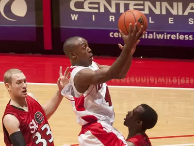Men's Basketball Travels To Temple Tuesday Night