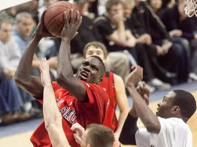 Men's Hoops Falls To No. 4 Purdue At The Wooden Tradition