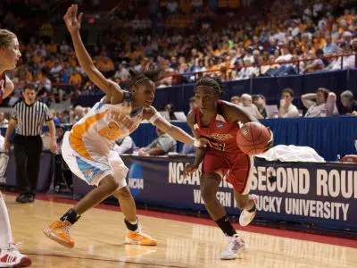 Women's Basketball Stuns Tennessee, 71-55
