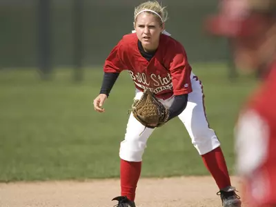 Softball Sweeps Eastern Michigan Saturday With 22 Hits