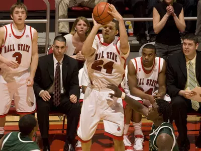 Men?s Basketball Falls To Eastern Michigan 55-53 In Overtime