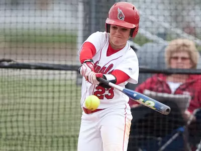 Softball 1-1 in Under Armour Invitational