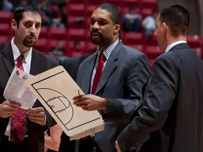 Men?s Basketball Signs Myron Green Jr.