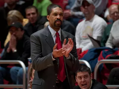 Men's Basketball Signs Two Recruits