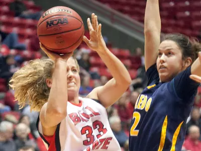 Women's Basketball Tallies 73-69 Win Over Toledo