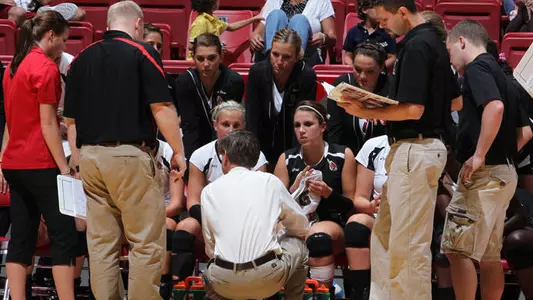 Women's Volleyball Signs Three For 2011 Season