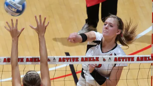 Women?s Volleyball Rallies Past Northern Illinois