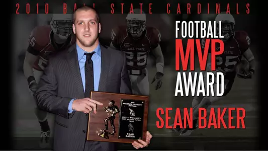 Football Team Honors Award Winners at Banquet