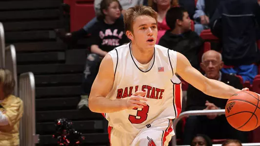 Men's Hoops Takes Down SIU In Sears BracketBusters