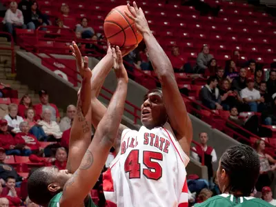 Men's Basketball Falls To Eastern Michigan, 72-67