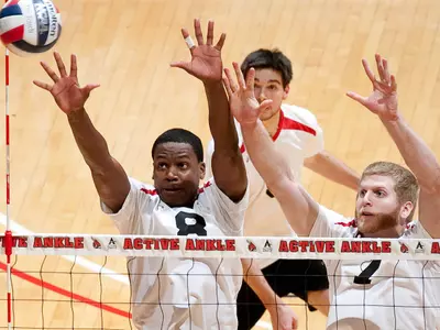 Men?s Volleyball Rallies To Top IPFW, 3-2