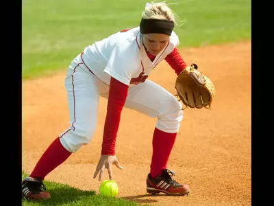 Softball Drops Doubleheader To Purdue Wednesday