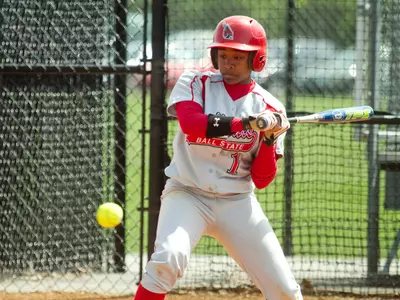 Softball Sweeps Northern Illinois In Extra Innings Friday