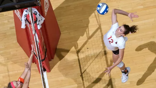 Women?s Volleyball Rallies Past Appalachian State