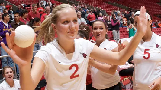 North Carolina Tops Women?s Volleyball, 3-1