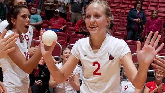 Women's Volleyball Soars Past RedHawks; 3-0