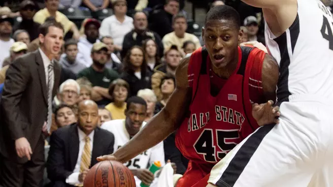 Second Half Leads Men's Hoops To Series Sweep Of EIU