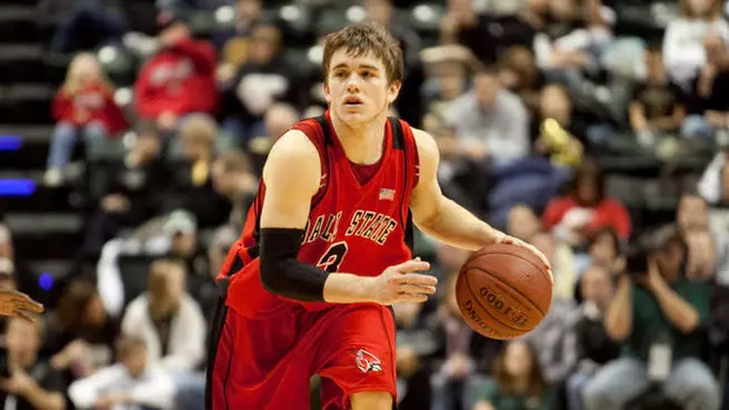 Men's Hoops Rises Over Southern Utah, 73-54