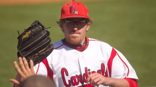 Baseball Sweeps Doubleheader At Buffalo