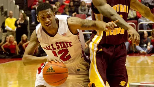 Men's Hoops Notches 64-55 Victory Over Central Michigan