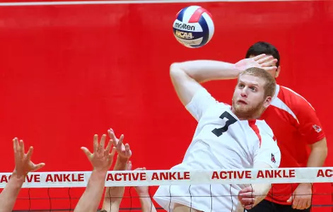 Men's Volleyball Claims 3-1 Win Over Quincy