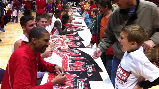 Basketball Fans Crowd Worthen At Annual Fan Jam