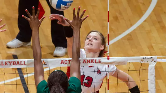 Women?s Volleyball Stunned By Eastern Michigan; 3-1