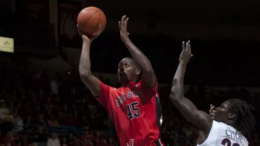 Upset Bid Falls Short For Men's Hoops At #16 Arizona