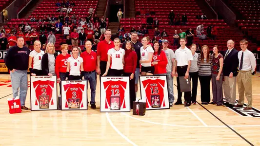 WVB Earns 3-1 Senior Night Win Over Central Michigan