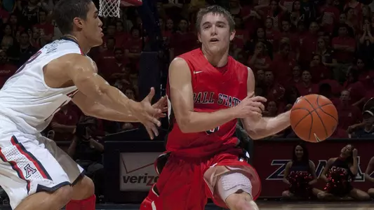 Men's Basketball Travels To Indiana State Today