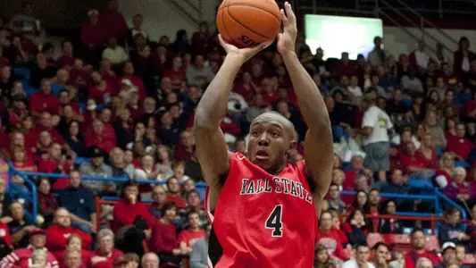 Men's Basketball Falls At Indiana State, 57-50