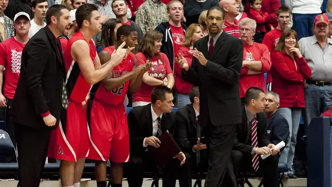 Men's Hoops Opens MAC Play With 78-69 Win Over WMU