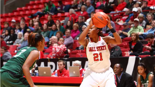 WBB Hosts In-State Rival Valparaiso Sunday at 1 p.m.